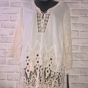 🦋Cirana Cream Tunic Top, M